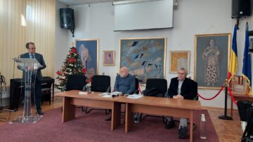 Ceremonia de premiere a scriitoarei Elena Brândușa Steiciuc