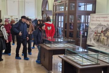Vizitatori la Centrul Muzeal „Cazinoul Băilor”