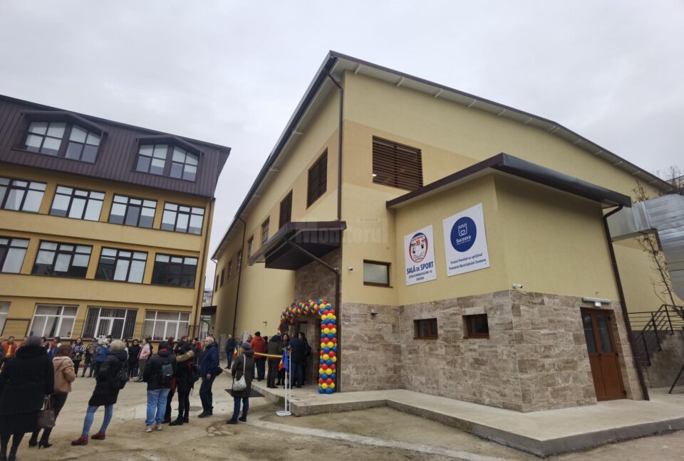 Cea mai modernă sală de sport din Suceava, realizată în timp record de Simion Tehnoconstruct, inaugurată de Ziua Națională a României