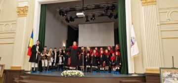 Colindători pe scena Centrului Muzeal „Cazinoul Băilor”