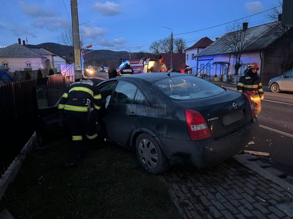 Căruță lovită de mașină