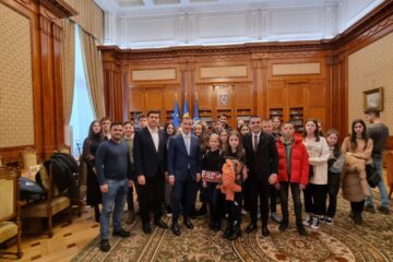 120 de copii din comunele Baia si Straja au vizitat Palatul Parlamentului la invitația deputatului PSD Gheorghe Șoldan