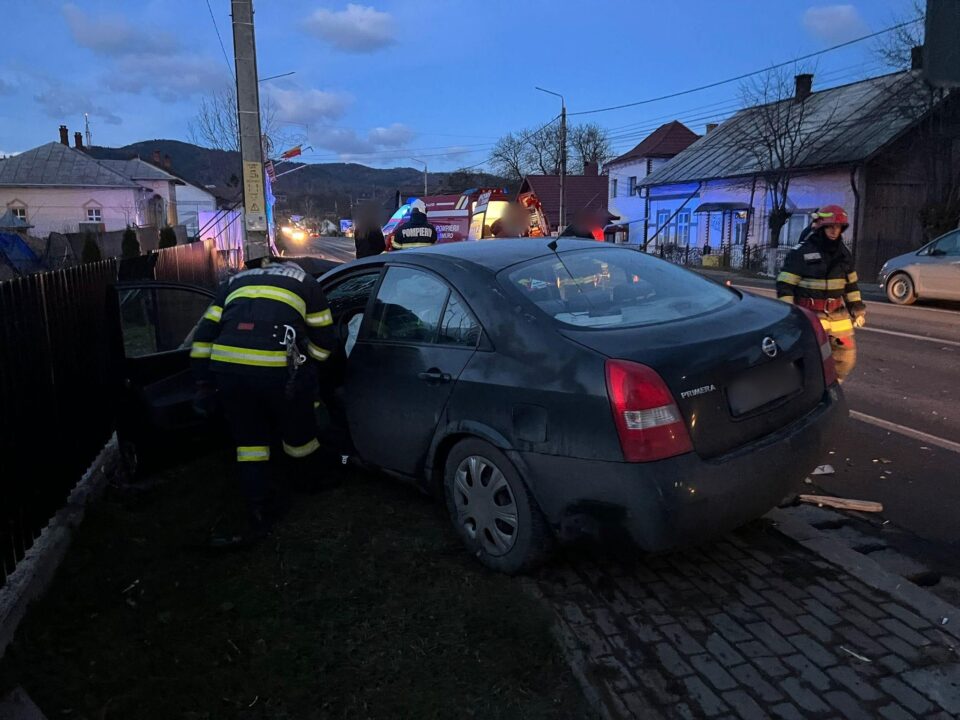 Căruța lovită de mașină