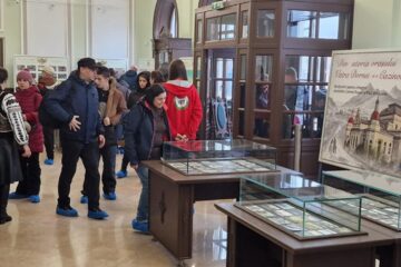 Vizitatori la Centrul Muzeal „Cazinoul Băilor”