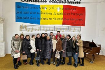 14 elevi și profesori de la Cernăuți, într-un schimb de experiență la Colegiul Național „Mihai Eminescu” Suceava