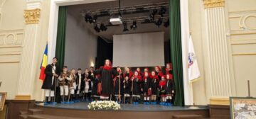 Colindători pe scena Centrului Muzeal „Cazinoul Băilor”