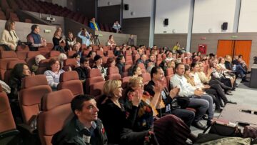 „Deschide ochii, deschide inima”, un spectacol emoționant, la Teatrul „Matei Vișniec”