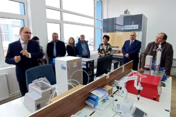Prezentarea proiectului în fața celor implicați în realizarea laboratorului