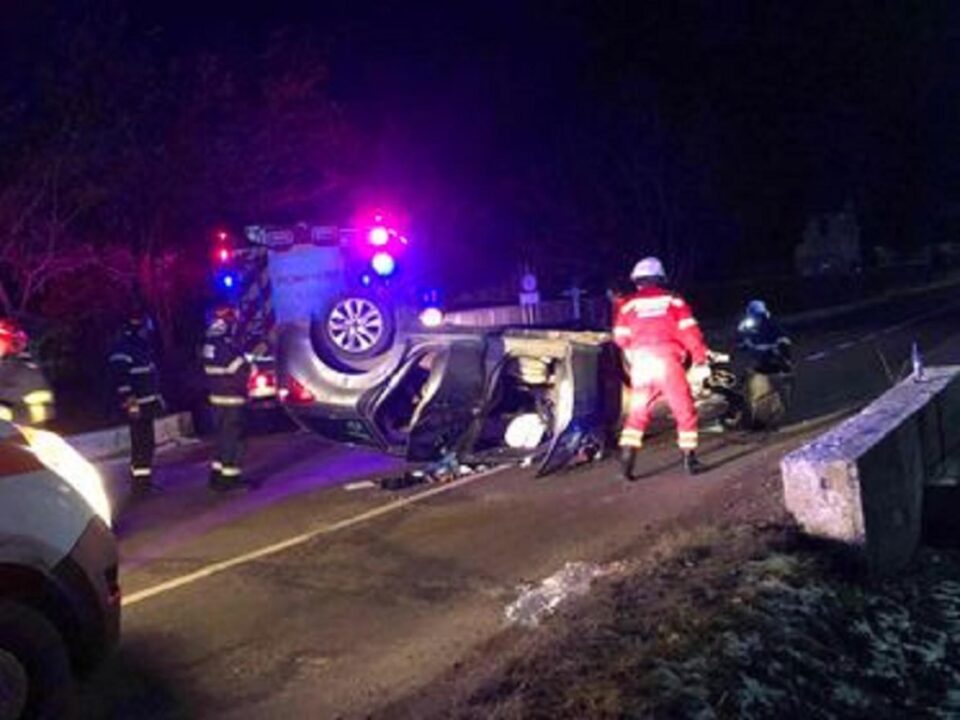 Accidentul în care a fost implicat politistul Sursa foro: ZiaruldepeNet