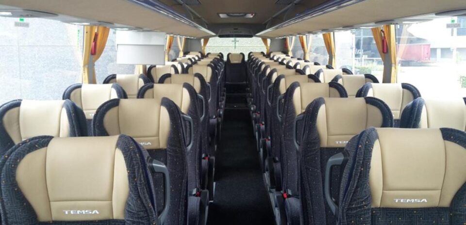 Elevii navetiști, la un pas de a rămâne fără transport gratuit la școală. IȘJ nu a decontat nici un leu transportatorilor în acest an școlar Elevii navetiști, la un pas de a rămâne fără transport gratuit la școală. IȘJ nu a decontat nici un leu transportatorilor în acest an școlar