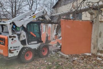 Clădire construită ilegal în Burdujeni, demolată pentru a face loc unei parcări de reședință