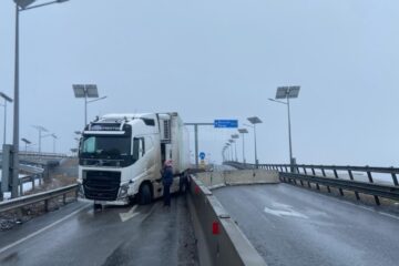 Tir implicat într-un accident pe șoseaua de centură a Sucevei