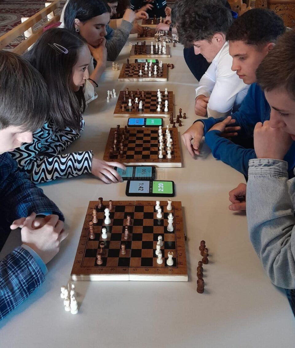 Câștigătorii primei ediții a Campionatului de șah pentru tineri, competiție organizată de ATOS Câștigătorii primei ediții a Campionatului de șah pentru tineri, competiție organizată de ATOS