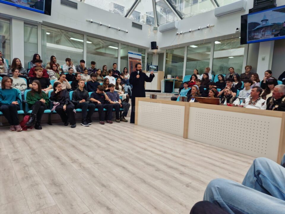 Despre UNESCO, la Petru Rares
