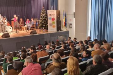 Public numeros și ropote de aplauze, la evenimentul „Armonii Urbane”, organizat la USV