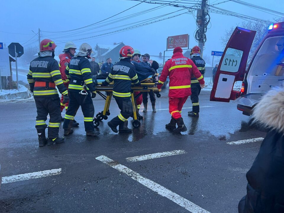 Șofer rănit după ce mașina pe care o conducea a fost lovită de un autoturism aflat în depășire
