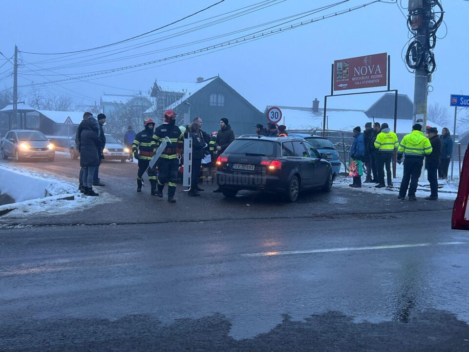 Șofer rănit după ce mașina pe care o conducea a fost lovită de un autoturism aflat în depășire