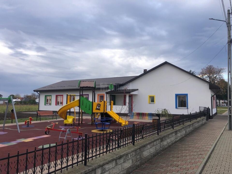 Primăria Frătăuții Vechi a alocat 550.000 de lei de la bugetul local pentru modernizarea și extinderea grădiniței cu program normal Primăria Frătăuții Vechi a alocat 550.000 de lei de la bugetul local pentru modernizarea și extinderea grădiniței cu program normal