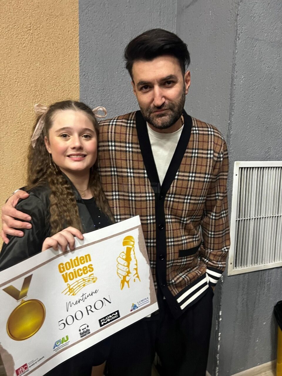 Eleva Beatrice Ecaterina Tcaciuc, în vârstă de 12 ani, s-a calificat în finala Golden Voice Eleva Beatrice Ecaterina Tcaciuc, în vârstă de 12 ani, s-a calificat în finala Golden Voice
