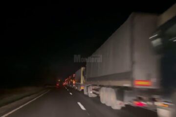 Cozi de tiruri spre PTF Siret