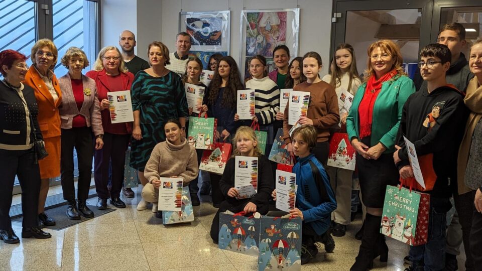 Clubul Lions Suceava a premiat elevii suceveni care au participat la Concursul internațional „Afișe pentru pace”