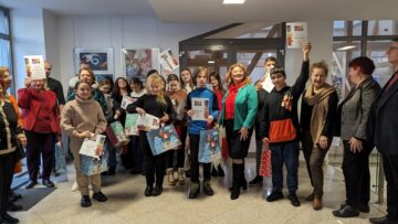 Clubul Lions Suceava a premiat elevii suceveni care au participat la Concursul internațional „Afișe pentru pace”