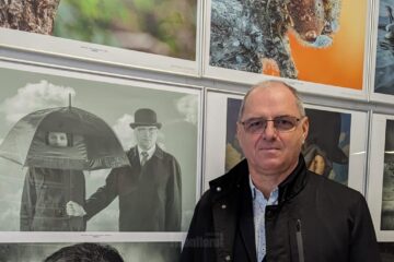 La secțiunea „Open monochrom”, Mihai Victor Eugen din România a obținut AUR ICS, cu lucrarea „Umbrella”