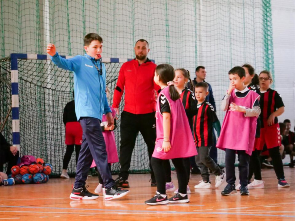Prima ediție a „Cupei Dream Team” s-a desfășurat în sala de sport a Școlii Gimnaziale „Ion Creangă”