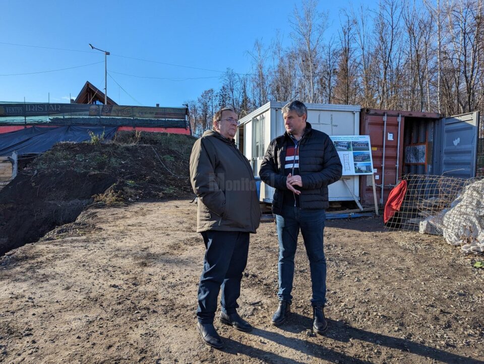 Gheorghe Flutur și Cătălin COman au verificat stadiul lucrărilor la noua bază nautică de la Fălticeni Gheorghe Flutur și Cătălin COman au verificat stadiul lucrărilor la noua bază nautică de la Fălticeni