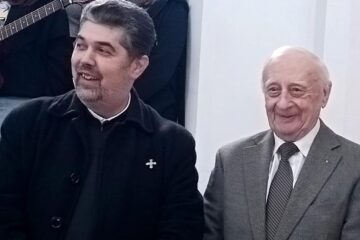 Artistul Radu Bercea împreună cu părintele Liviu Mihăilă au colaborat pentru evenimentul de la Fălticeni