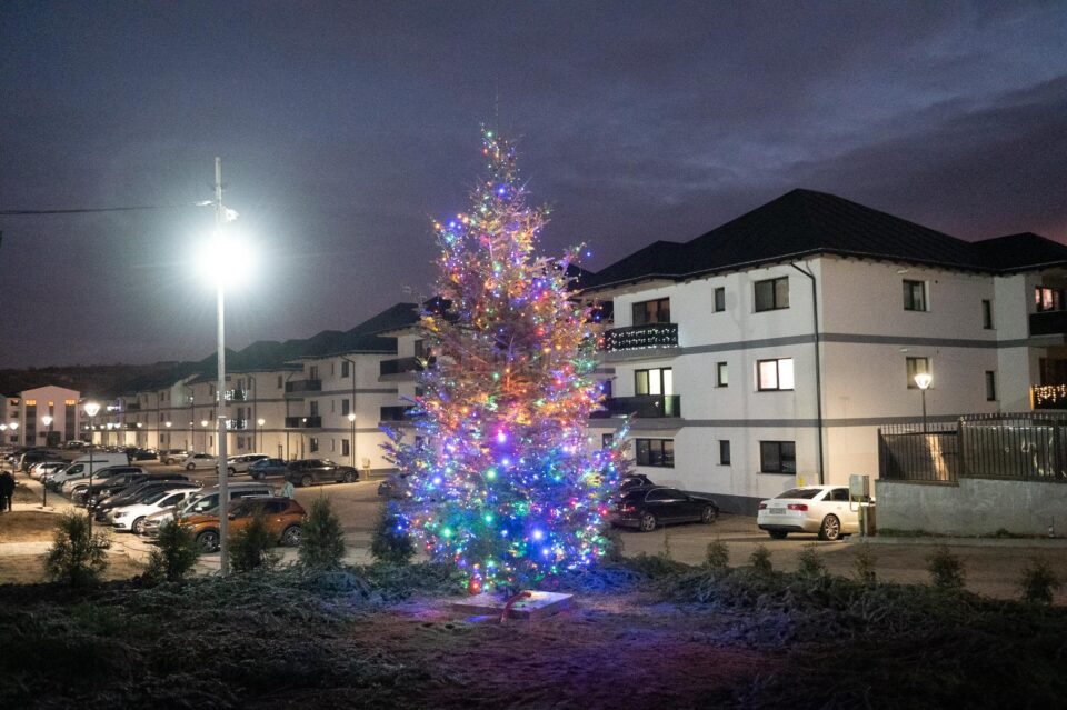 Moș Crăciun a venit pentru copiii din cartierul La Stejari Residence