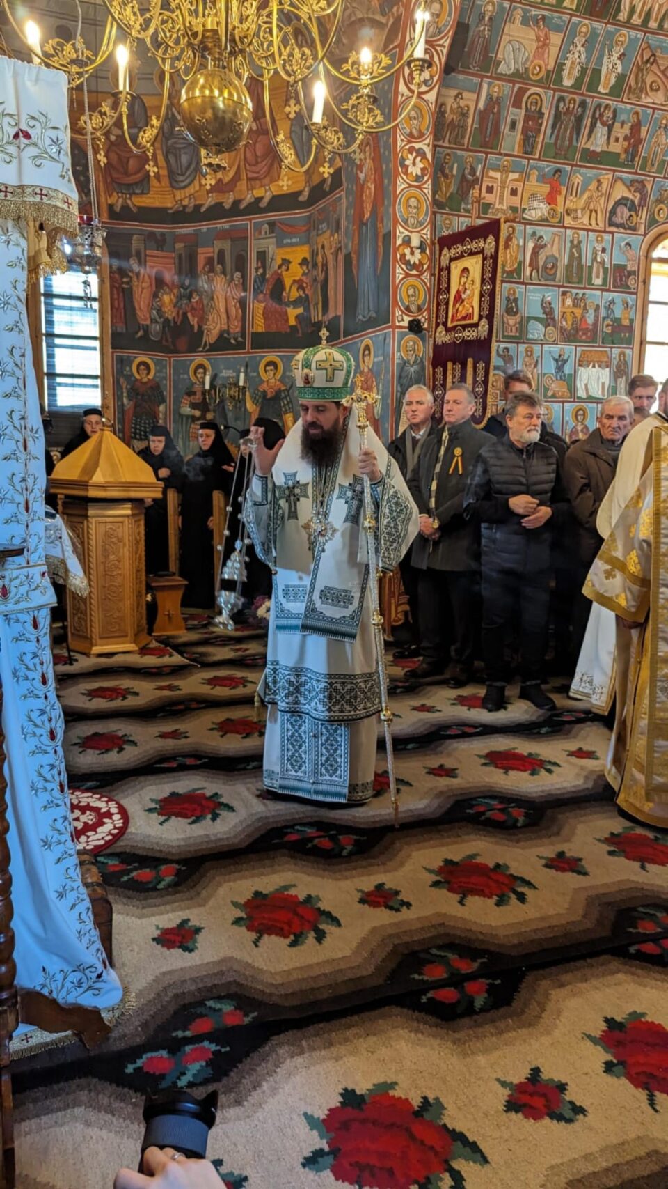 Preasfințitul Părinte Benedict Bistrițeanul, invitat, în zi de hram, la Mănăstirea Voroneț