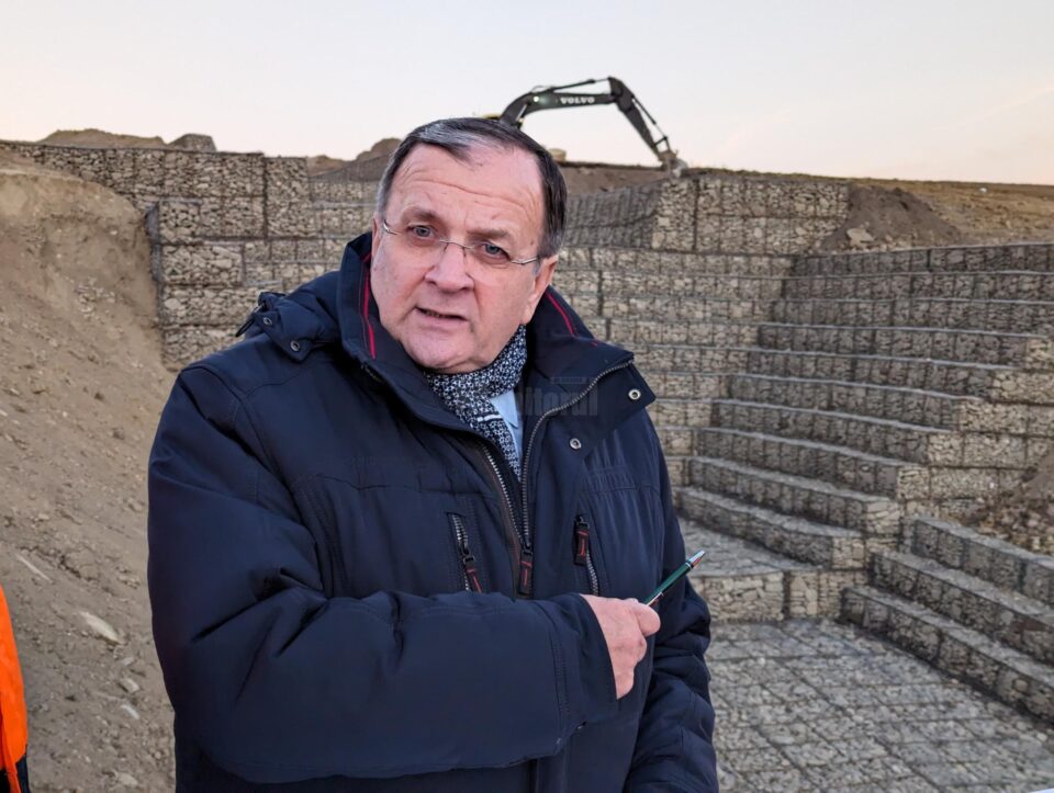 Președintele CJ Suceava a verificat lucrările de consolidare a ravenelor existente în apropierea Aeroportului „Ștefan cel Mare”