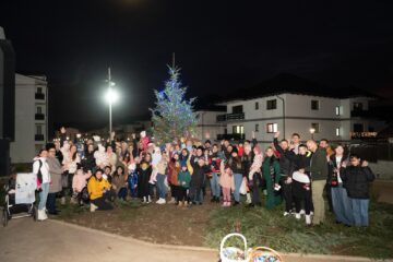 Moș Crăciun în cartierul La Stejari