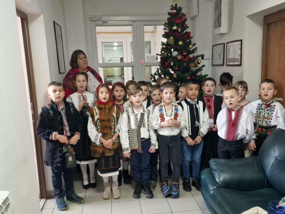 Colinde, scenete și acțiuni caritabile organizate de elevi ai Școlii Gimnaziale Salcea, în „Săptămâna altfel” Colinde, scenete și acțiuni caritabile organizate de elevi ai Școlii Gimnaziale Salcea, în „Săptămâna altfel”