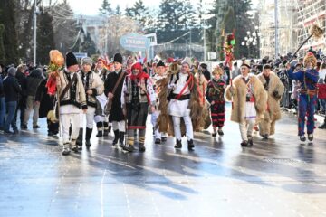 Peste 30 de grupuri vor participa la parada obiceiurilor de iarnă din Suceava de pe 27 decembrie
