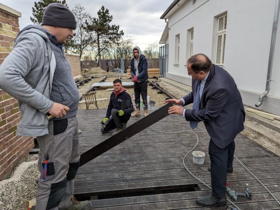 Gheorghe Flutur a pus umărul la lucrările de la Muzeul de Istorie din Siret