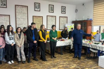 La Școala Gimnazială din Băișești a fost organizat un târg caritabil de Crăciun