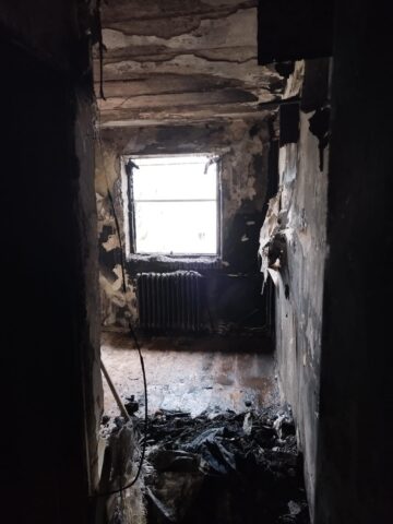 Incendiu într-un bloc de garsoniere de pe strada Jean Bart