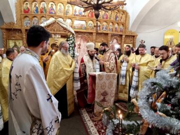 Slujba arhierească de înmormântare la Biserica „Sf. Gheorghe” din Mitocu Dragomirnei