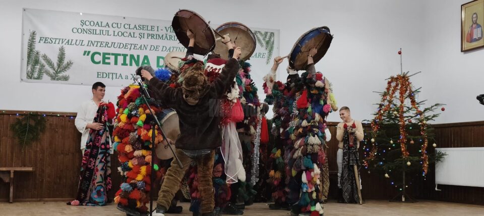 Festival Cetina de brad la Cacica