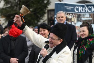 Gheorghe Flutur i-a urat pe suceveni la parada obiceiurilor de iarnă de la Suceava