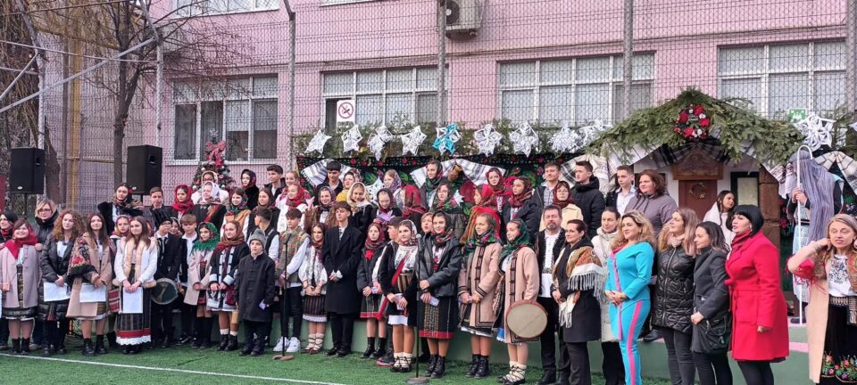 „Poveste de iarnă”, la Școala „Miron Costin” Suceava