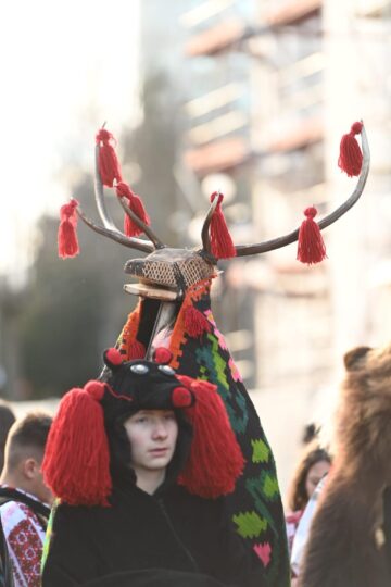 Fiecare trupă a susținut un scurt spectacol de obiceiuri de iarnă