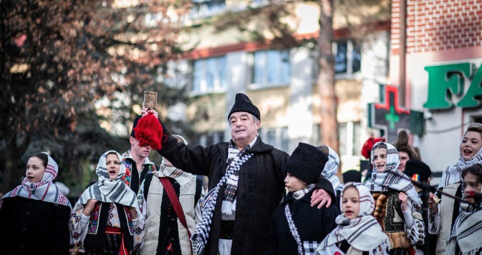 Festivalul de datini și obiceiuri de iarnă de la Vatra Dornei va avea loc vineri, 29 decembrie Festivalul de datini și obiceiuri de iarnă de la Vatra Dornei va avea loc vineri, 29 decembrie