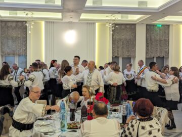 Liderul PNL din Șcheia, Alin Rusu, le-a oferit locuitorilor comunei un bal al gospodarilor în prima zi de Crăciun
