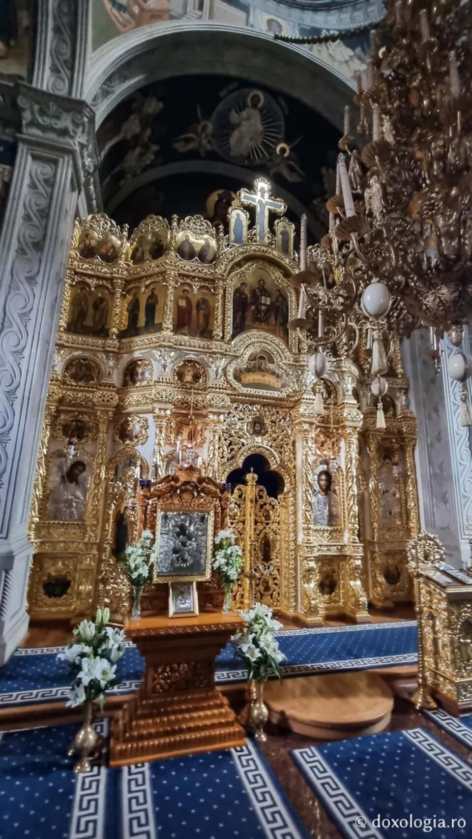 Tâlcuiri liturgice. Catapeteasma, icoana tuturor icoanelor