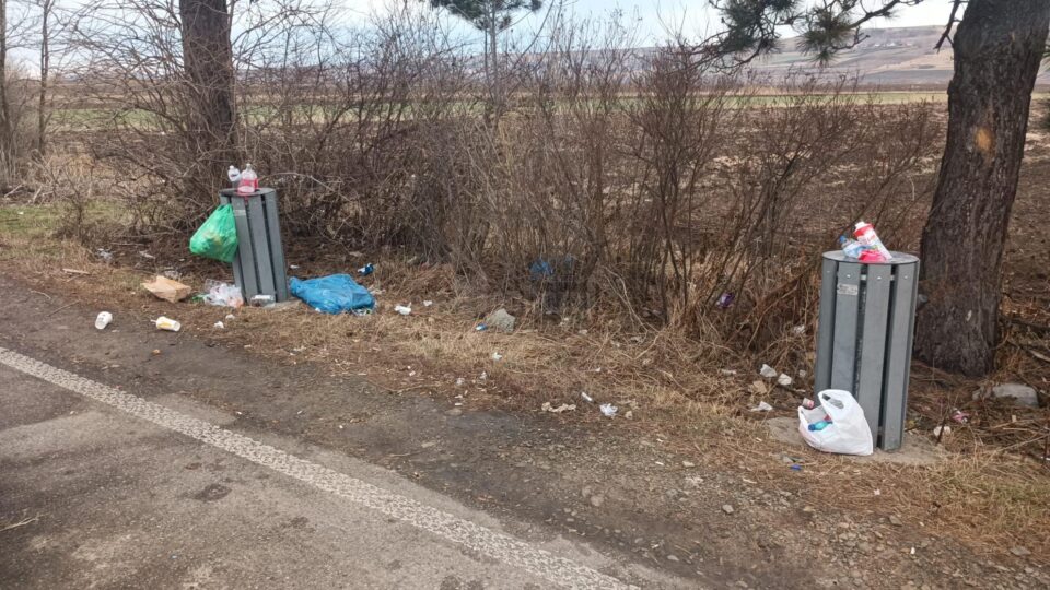 Mizerie după coada de tiruri
