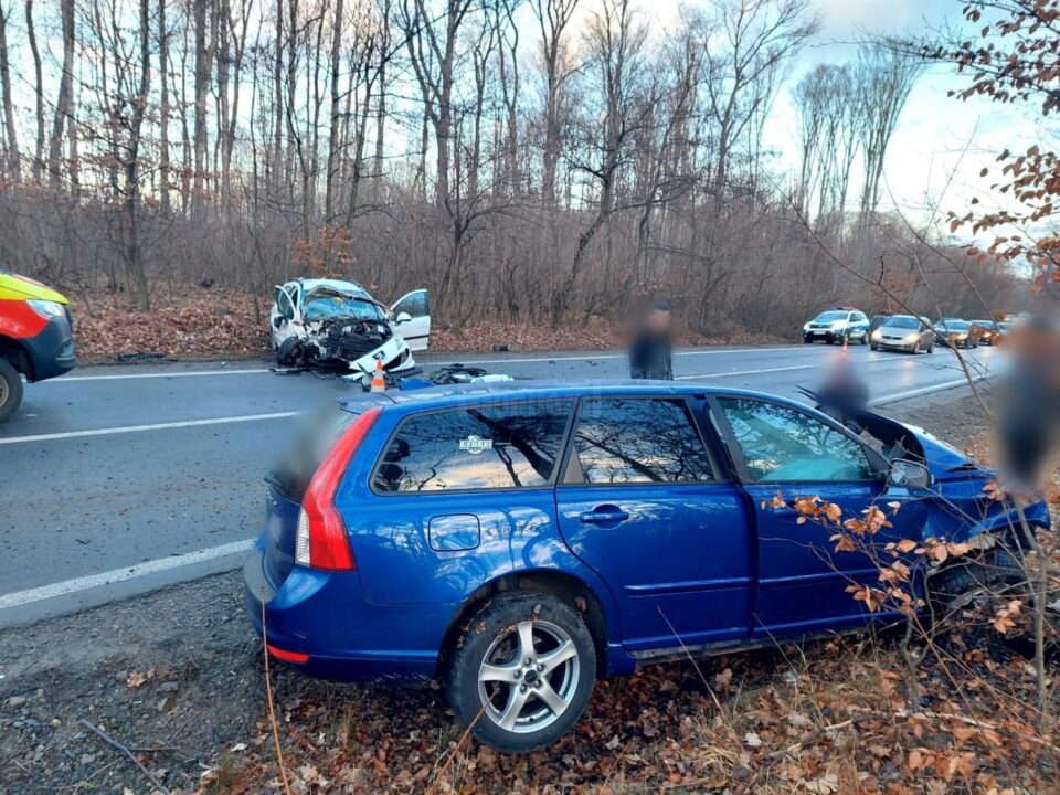 Accident violent la Adâncata