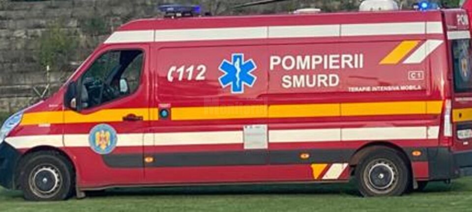 Un echipaj SMURD și un echipaj de pompieri din cadrul ISU Suceava au fost chemate la fața locului Un echipaj SMURD și un echipaj de pompieri din cadrul ISU Suceava au fost chemate la fața locului